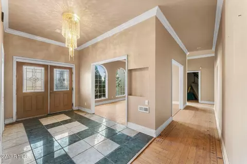 Entry Way - 4463 Cloud 9 Ave, Mojave, CA 93501 photo 1 of 2