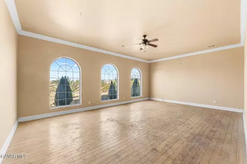 Living - 4463 Cloud 9 Ave, Mojave, CA 93501 photo 3 of 5