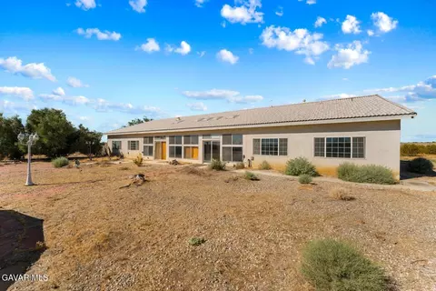Exterior - 4463 Cloud 9 Ave, Mojave, CA 93501 photo 10 of 11