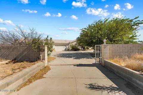 Exterior - 4463 Cloud 9 Ave, Mojave, CA 93501 photo 7 of 11