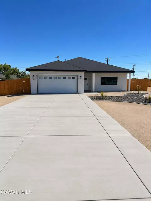 8935 Aspen Ave, California City, CA 93505