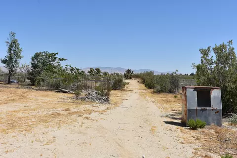 Exterior - 6293 Backus Rd, Mojave, CA 93501 photo 14 of 19