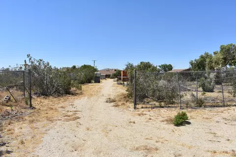 Exterior - 6293 Backus Rd, Mojave, CA 93501 photo 18 of 19