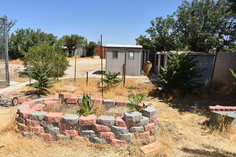 Exterior - 6293 Backus Rd, Mojave, CA 93501 photo 9 of 19