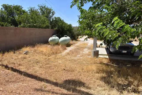 Exterior - 6293 Backus Rd, Mojave, CA 93501 photo 8 of 19