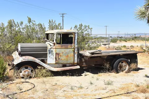 Exterior - 6293 Backus Rd, Mojave, CA 93501 photo 4 of 19