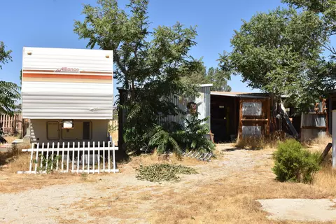 Exterior - 6293 Backus Rd, Mojave, CA 93501 photo 13 of 19