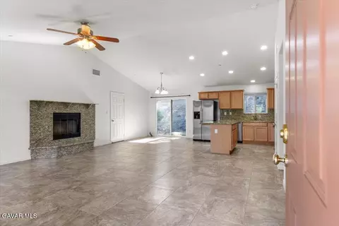 Living - 25340 Deertrail Dr, Tehachapi, CA 93561 photo 1 of 5