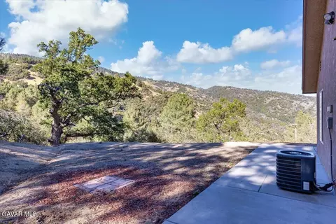 Exterior - 25340 Deertrail Dr, Tehachapi, CA 93561 photo 3 of 10