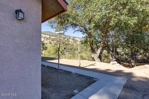 Exterior - 25340 Deertrail Dr, Tehachapi, CA 93561 photo 5 of 10