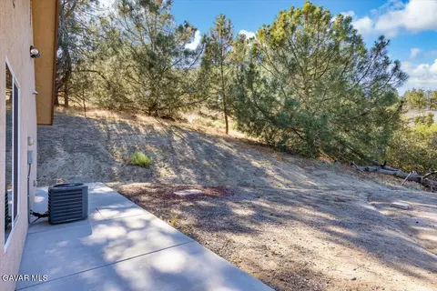 Exterior - 25340 Deertrail Dr, Tehachapi, CA 93561 photo 9 of 10
