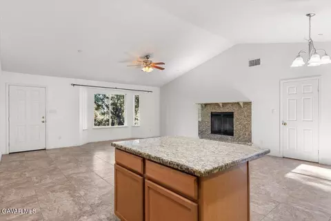 Living - 25340 Deertrail Dr, Tehachapi, CA 93561 photo 3 of 5