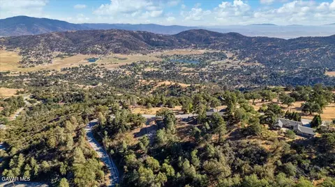 View/Area - 25340 Deertrail Dr, Tehachapi, CA 93561 photo 2 of 2