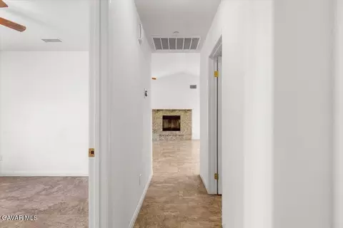 Entry Way - 25340 Deertrail Dr, Tehachapi, CA 93561 photo 2 of 2