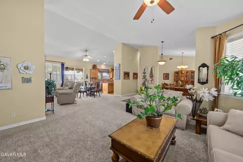 Living - 239 Hawk Ln, Palmdale, CA 93551 photo 3 of 6