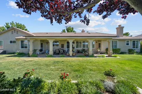 Exterior - 239 Hawk Ln, Palmdale, CA 93551 photo 3 of 12