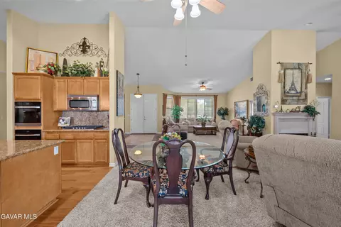 Dining - 239 Hawk Ln, Palmdale, CA 93551 photo 5 of 5