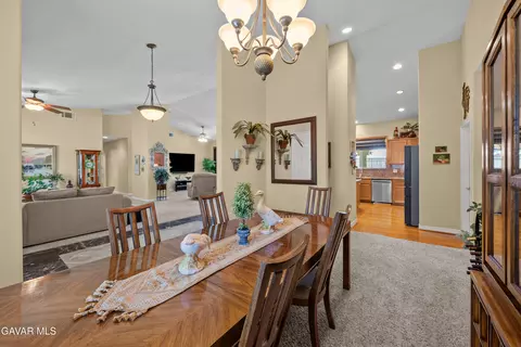 Dining - 239 Hawk Ln, Palmdale, CA 93551 photo 3 of 5