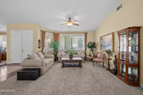 Living - 239 Hawk Ln, Palmdale, CA 93551 photo 2 of 6