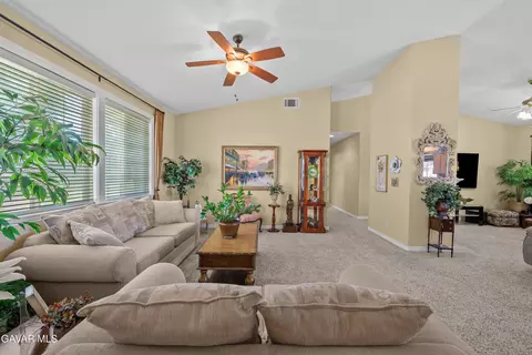 Living - 239 Hawk Ln, Palmdale, CA 93551 photo 1 of 6