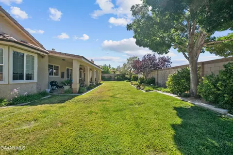 Exterior - 239 Hawk Ln, Palmdale, CA 93551 photo 5 of 12