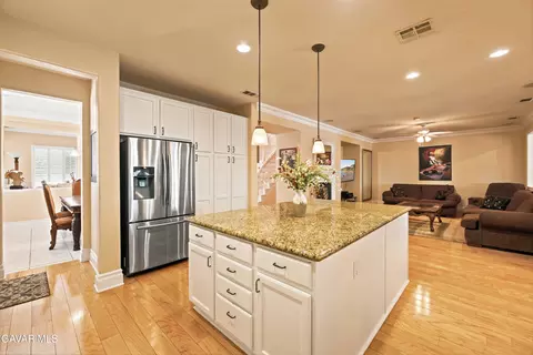 Kitchen - 3625 Paddock Way, Lancaster, CA 93536 photo 3 of 7
