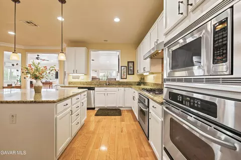 Kitchen - 3625 Paddock Way, Lancaster, CA 93536 photo 1 of 7