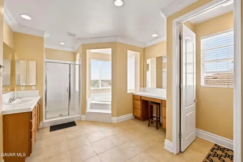 Bath - 3625 Paddock Way, Lancaster, CA 93536 photo 7 of 8
