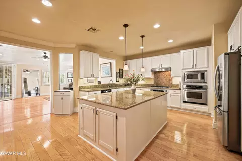 Kitchen - 3625 Paddock Way, Lancaster, CA 93536 photo 6 of 7