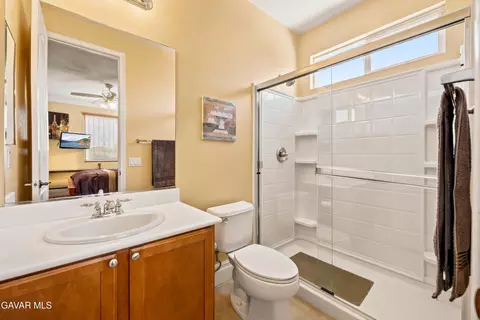 Bath - 3625 Paddock Way, Lancaster, CA 93536 photo 2 of 8