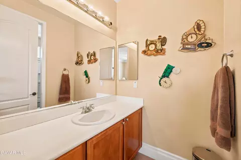 Bath - 3625 Paddock Way, Lancaster, CA 93536 photo 4 of 8