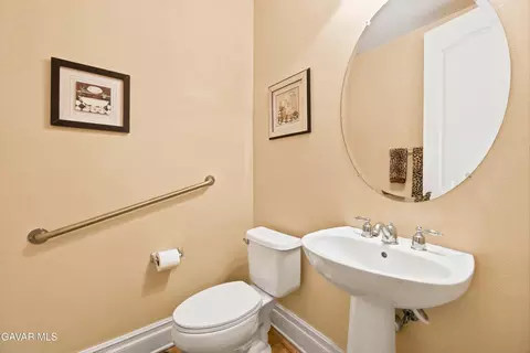 Bath - 3625 Paddock Way, Lancaster, CA 93536 photo 1 of 8