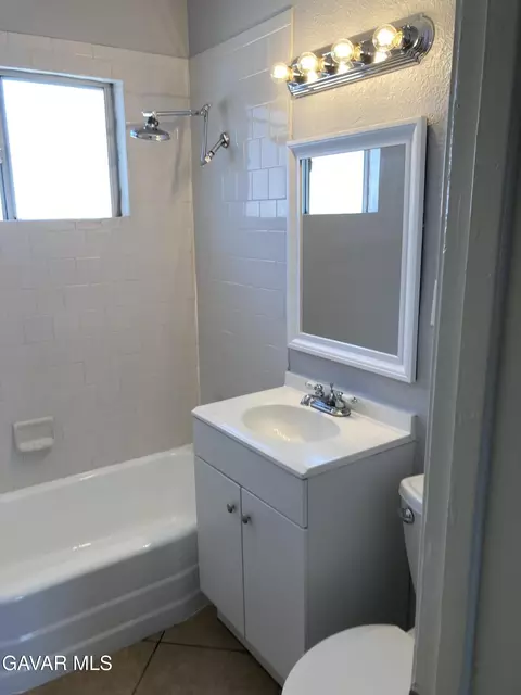 Bath - Undisclosed, Lancaster, CA 93535 photo 3 of 3