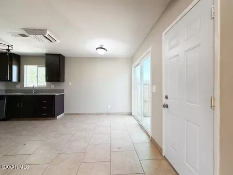 40205 E 162nd St, Palmdale, CA 93591 photo 5