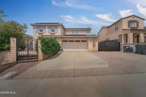 38332 Hillcrest Dr, Palmdale, CA 93551