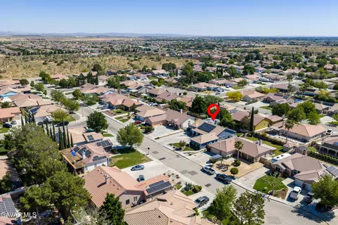 View/Area - 43244 Haven Pl, Lancaster, CA 93536 photo 4 of 9