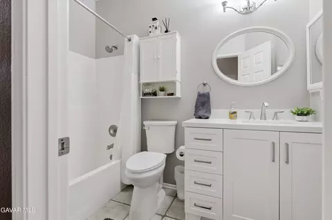 Bath - 43244 Haven Pl, Lancaster, CA 93536 photo 2 of 2