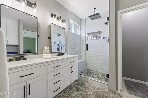 Bath - 43244 Haven Pl, Lancaster, CA 93536 photo 1 of 2