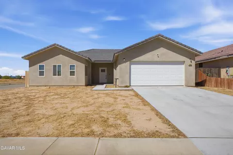 20844 Lakeview Dr, California City, CA 93505