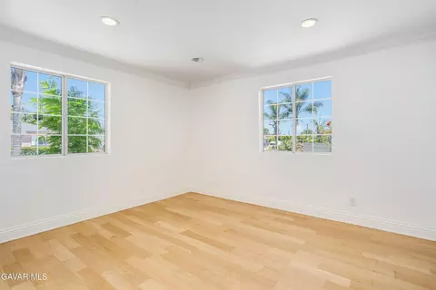 8855 Tyrone Ave, Panorama City, CA 91402