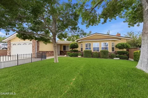 42123 W 45th St, Quartz Hill, CA 93536