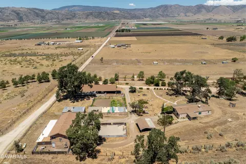 View/Area - 18518 Pellisier Rd, Tehachapi, CA 93561 photo 7 of 15