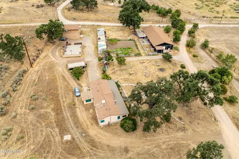 View/Area - 18518 Pellisier Rd, Tehachapi, CA 93561 photo 8 of 15