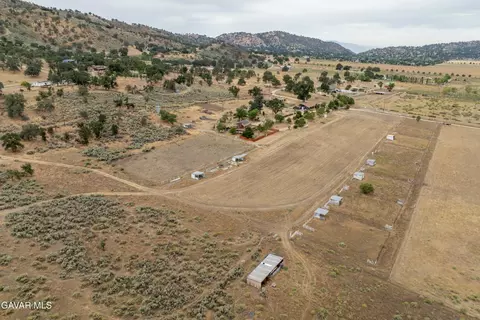 Other - 18518 Pellisier Rd, Tehachapi, CA 93561 photo 9 of 10