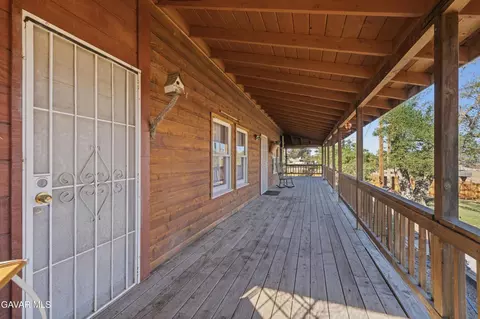 Exterior - 18518 Pellisier Rd, Tehachapi, CA 93561 photo 8 of 9