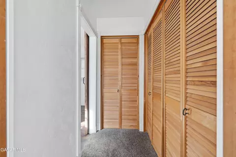 Entry Way - 18518 Pellisier Rd, Tehachapi, CA 93561 photo 1 of 3