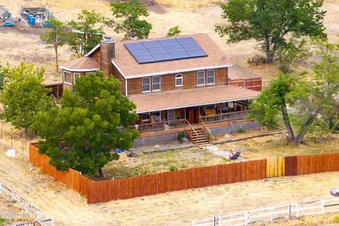 Exterior - 18518 Pellisier Rd, Tehachapi, CA 93561 photo 1 of 7