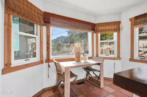 Dining - 18518 Pellisier Rd, Tehachapi, CA 93561 photo 2 of 2