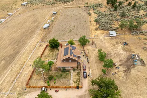View/Area - 18518 Pellisier Rd, Tehachapi, CA 93561 photo 4 of 15