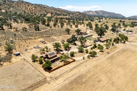 View/Area - 18518 Pellisier Rd, Tehachapi, CA 93561 photo 15 of 15